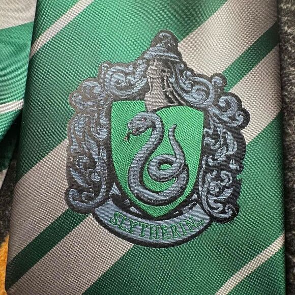 Harry Potter Slytherin Cardigan & Tie Costume Adult Size Large L Wizarding World - Picture 8 of 8